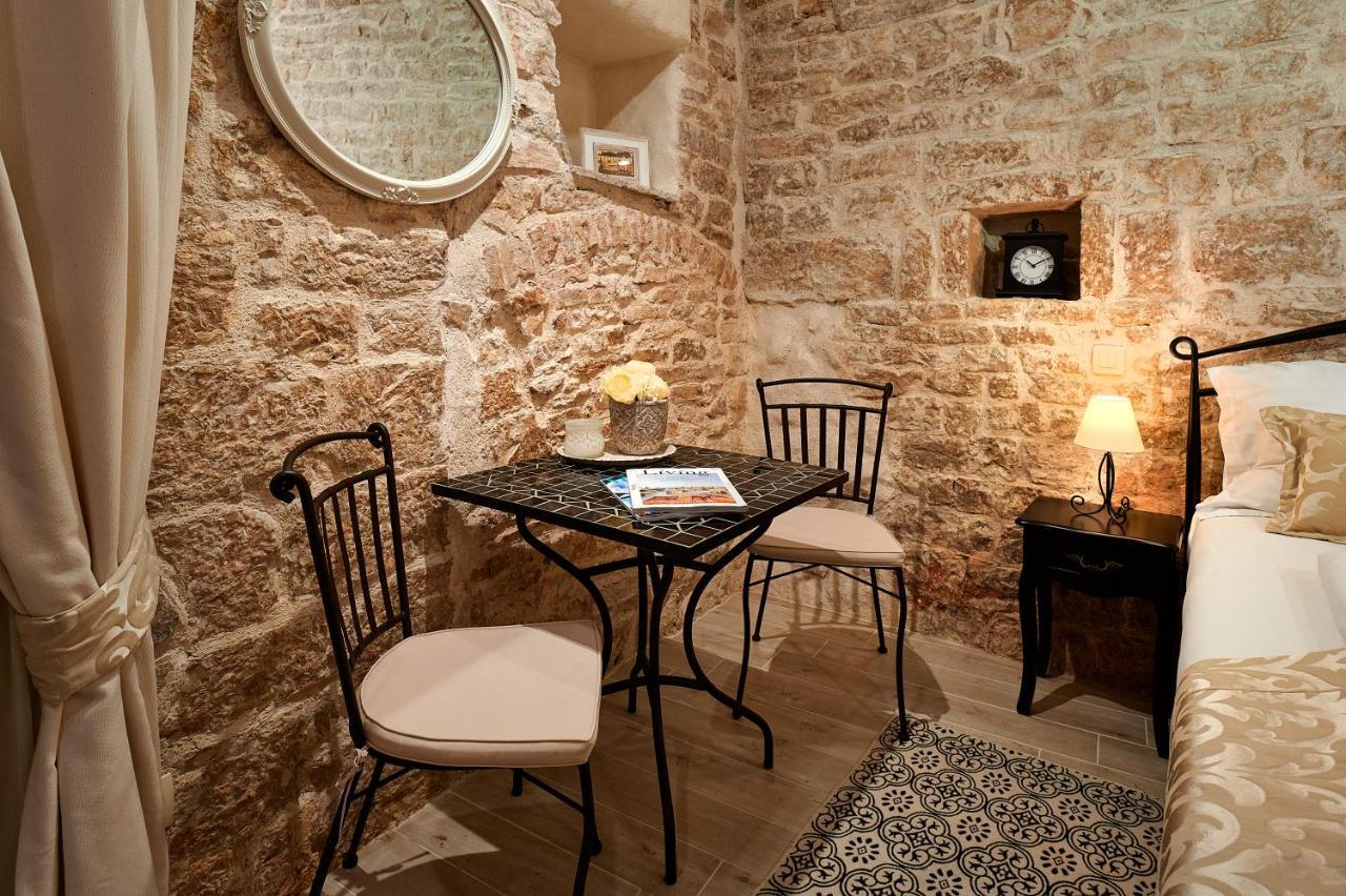 Rustic Apartments Sv Frane In The Old Town Šibenik Esterno foto