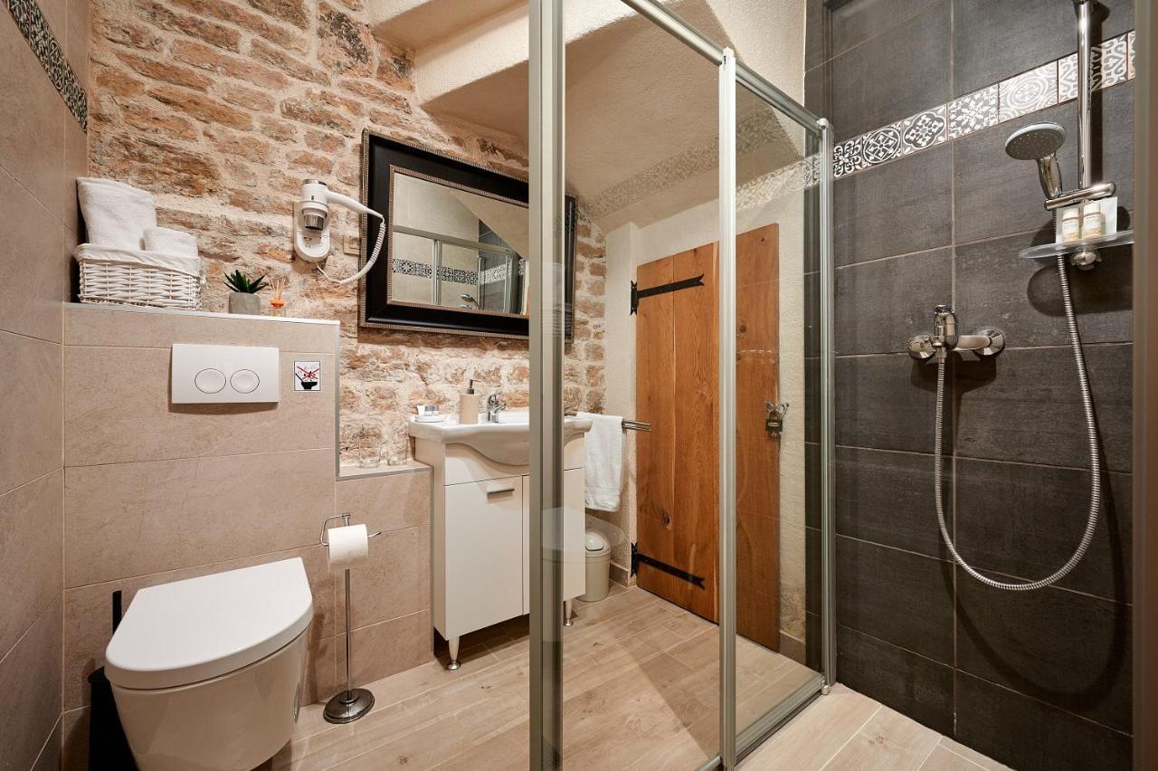 Rustic Apartments Sv Frane In The Old Town Šibenik Esterno foto