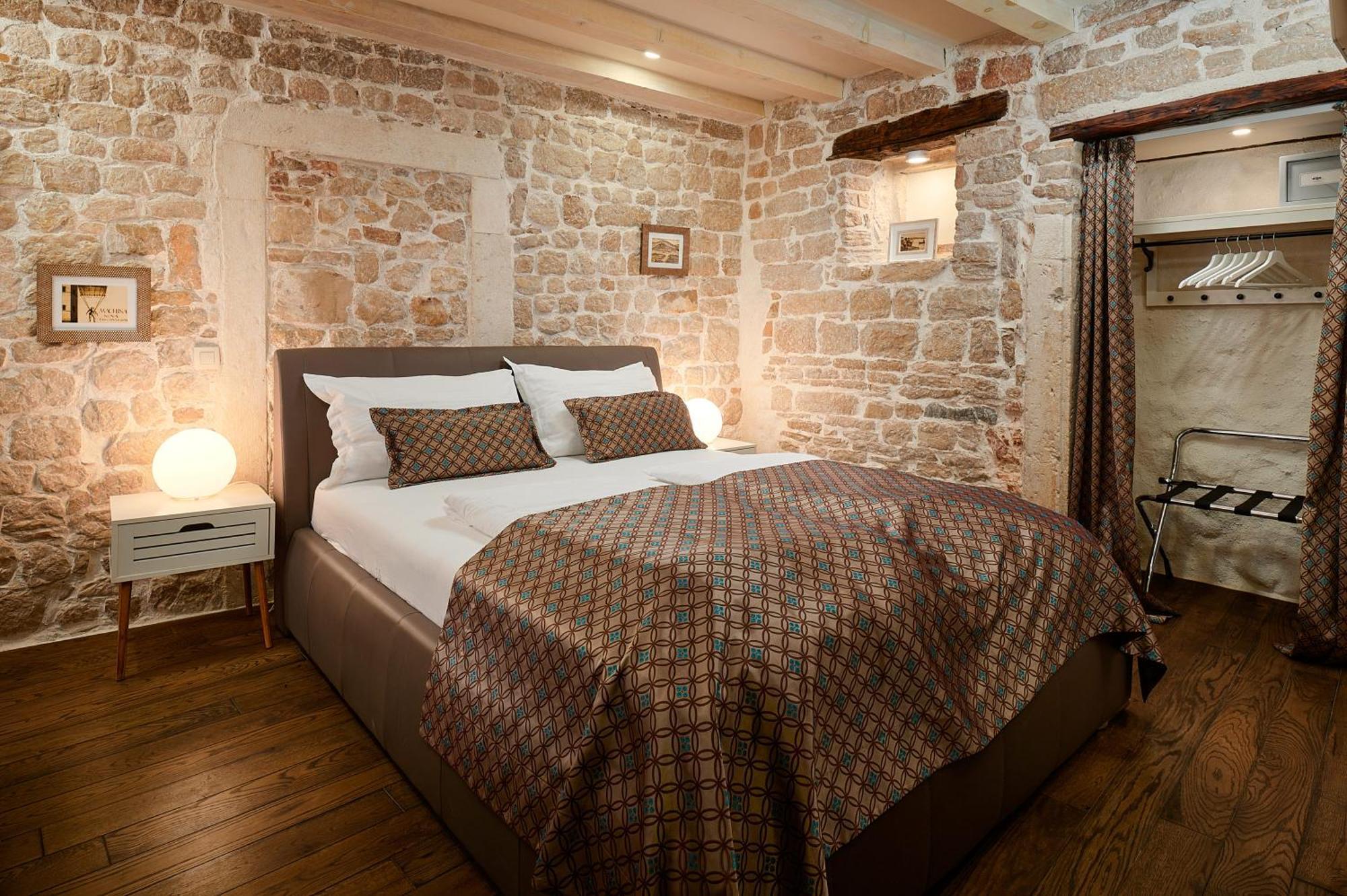 Rustic Apartments Sv Frane In The Old Town Šibenik Esterno foto