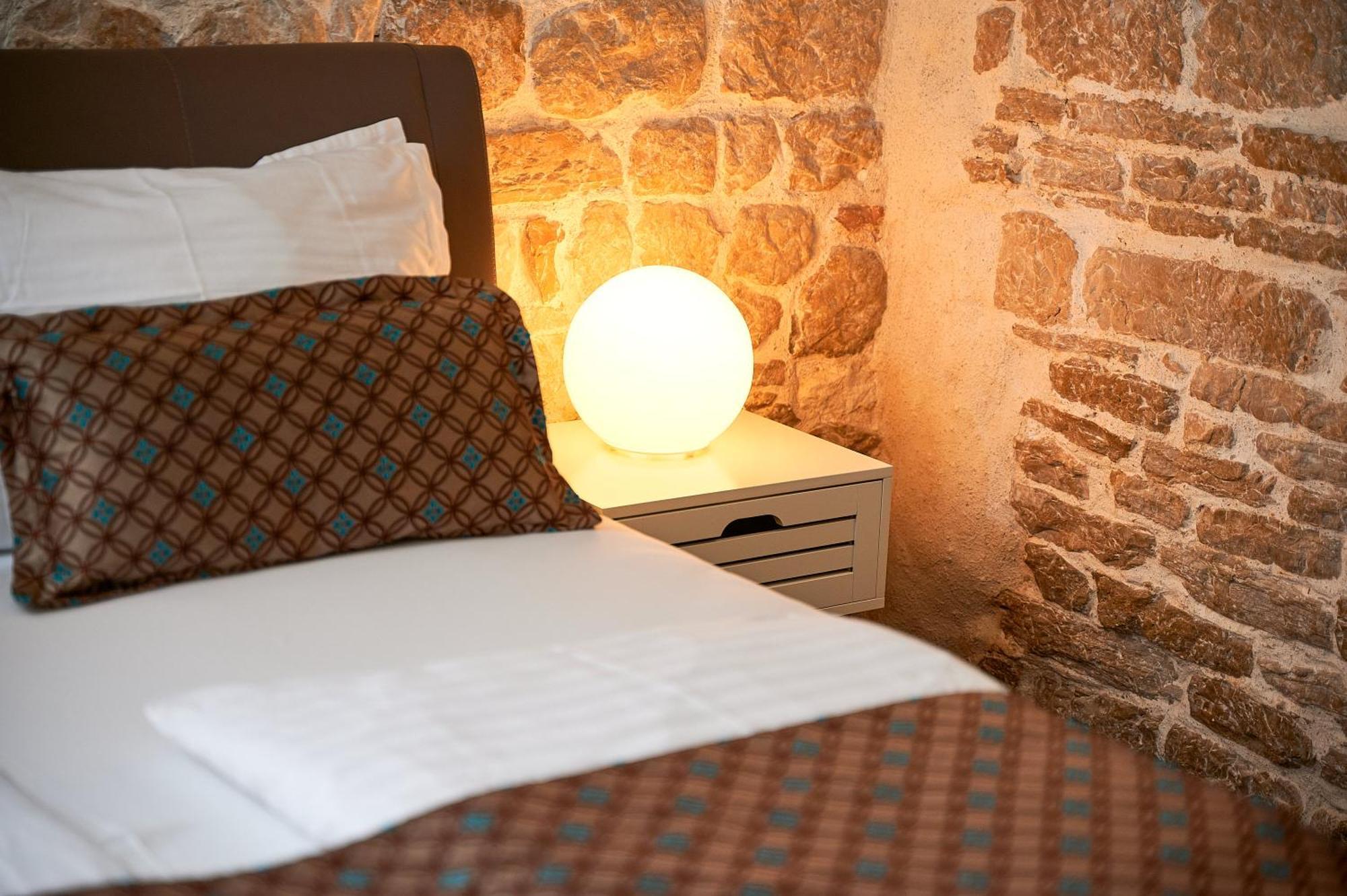 Rustic Apartments Sv Frane In The Old Town Šibenik Esterno foto