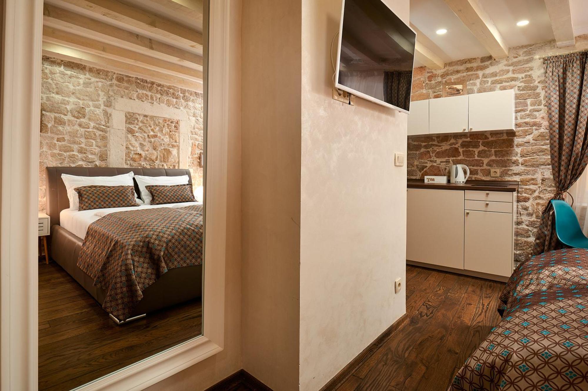 Rustic Apartments Sv Frane In The Old Town Šibenik Esterno foto