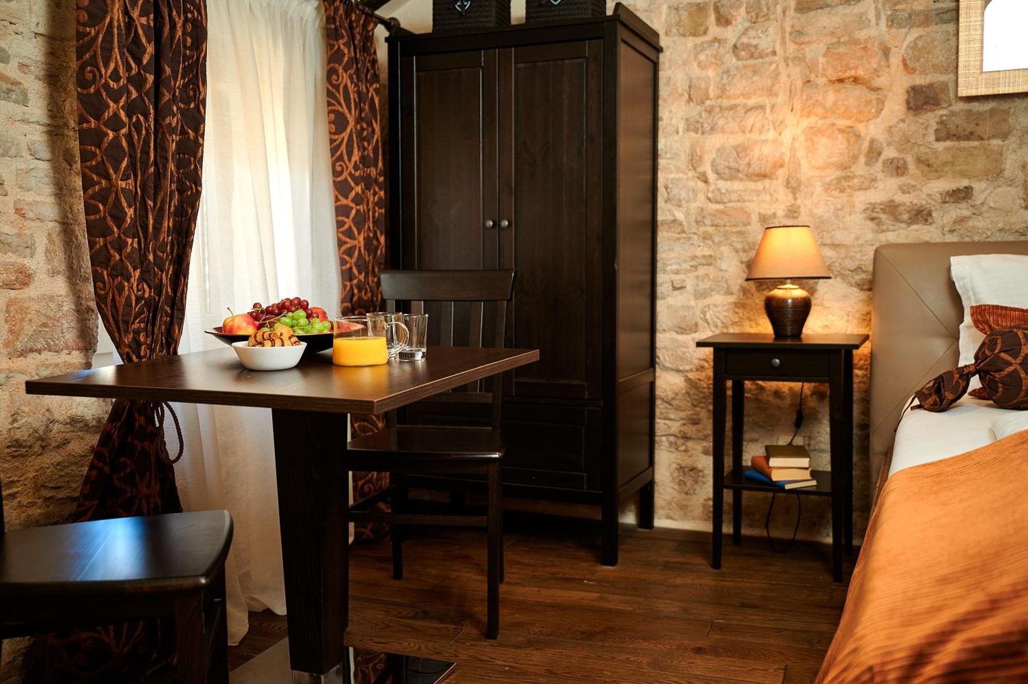 Rustic Apartments Sv Frane In The Old Town Šibenik Esterno foto