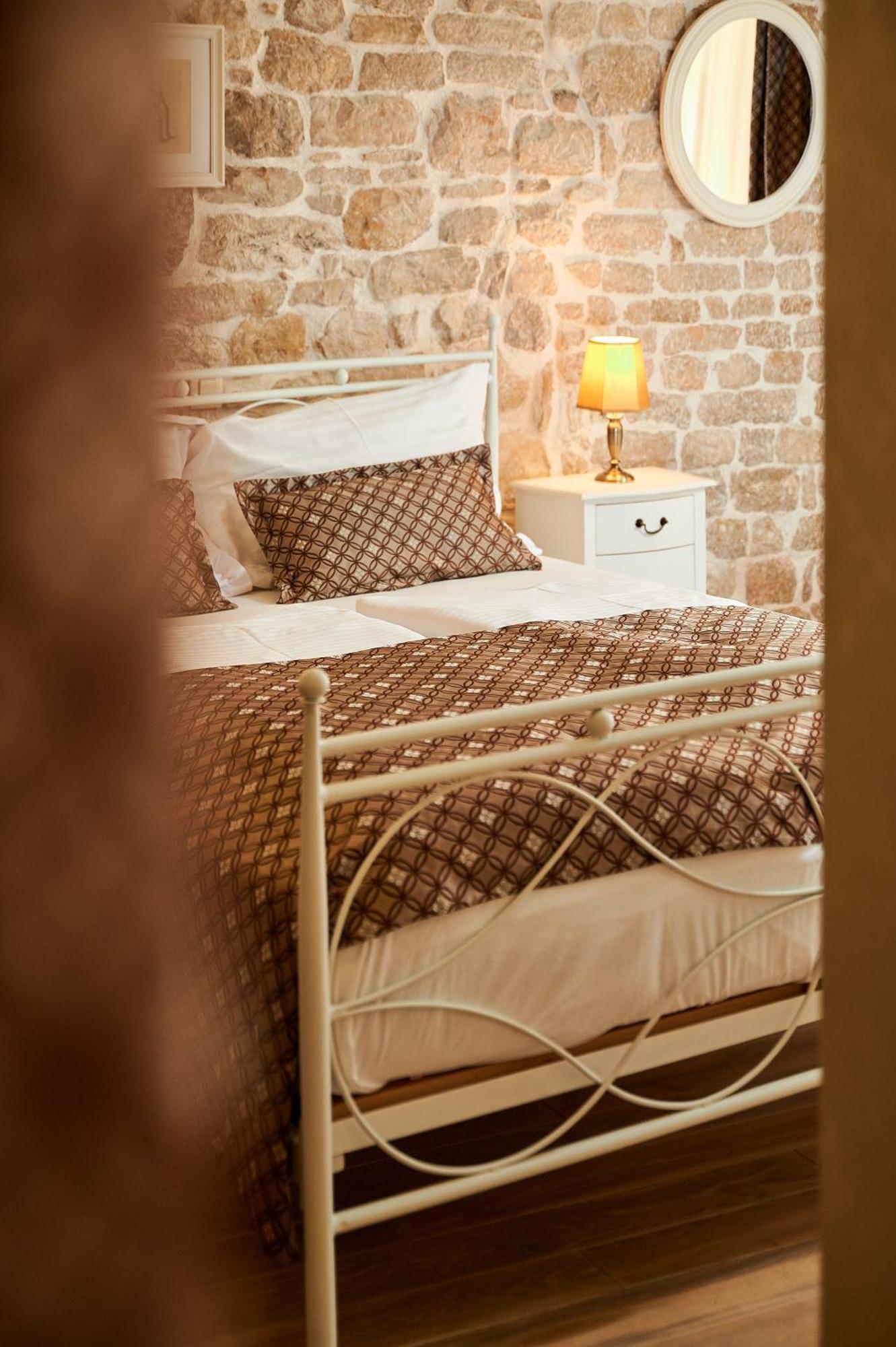 Rustic Apartments Sv Frane In The Old Town Šibenik Esterno foto